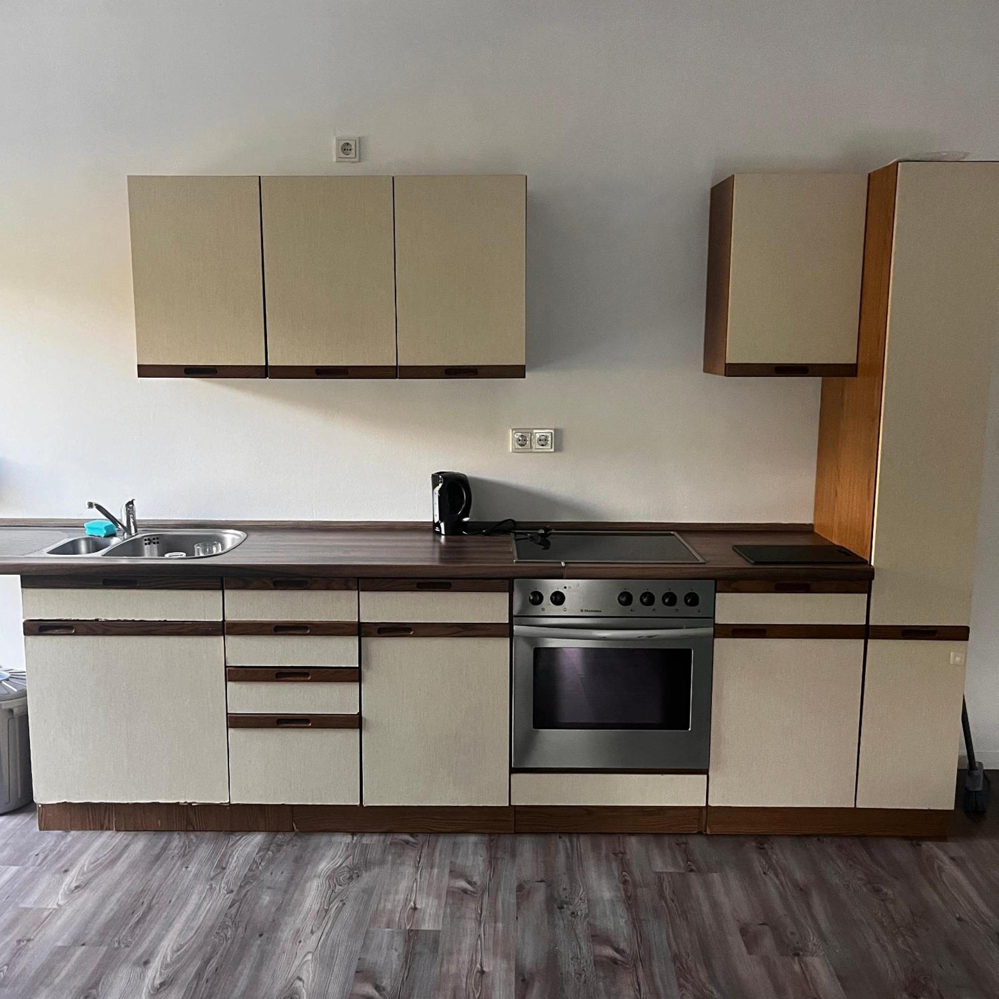 Apartment Post *